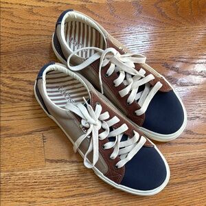 Taos Plim Soul Brown and Navy Sneakers Size 9
